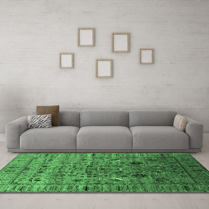 Machine Washable Oriental Emerald Green Industrial Area Rugs in a Living Room,, wshurb2394emgrn