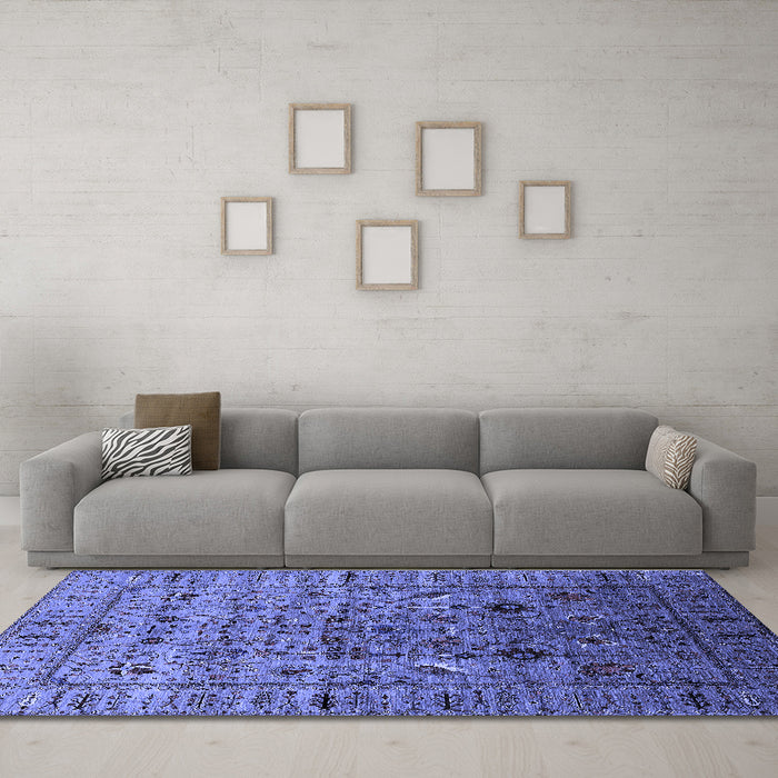 Machine Washable Oriental Blue Industrial Rug in a Living Room, wshurb2394blu