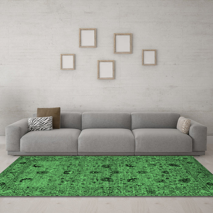 Machine Washable Oriental Emerald Green Industrial Area Rugs in a Living Room,, wshurb2395emgrn