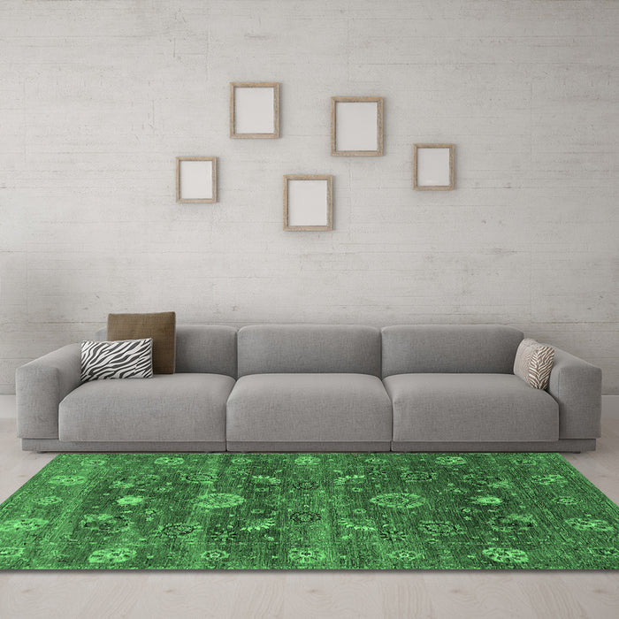 Machine Washable Oriental Emerald Green Industrial Area Rugs in a Living Room,, wshurb2397emgrn