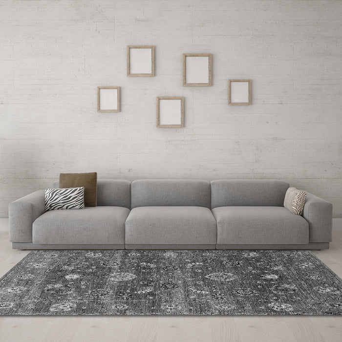 Machine Washable Oriental Gray Industrial Rug in a Living Room,, wshurb2397gry