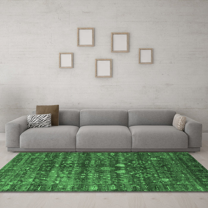 Machine Washable Oriental Emerald Green Industrial Area Rugs in a Living Room,, wshurb2398emgrn
