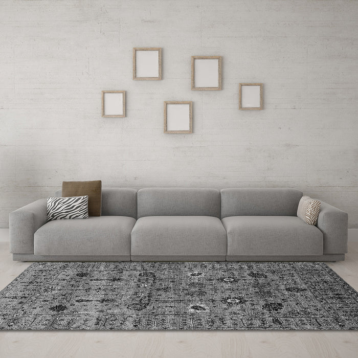 Machine Washable Oriental Gray Industrial Rug in a Living Room,, wshurb2399gry