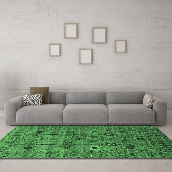 Machine Washable Oriental Emerald Green Industrial Area Rugs in a Living Room,, wshurb2399emgrn