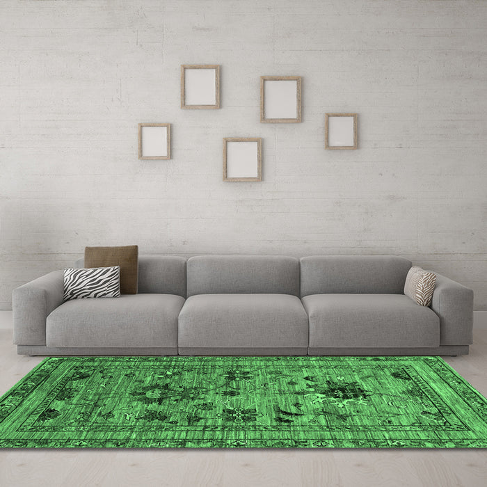 Machine Washable Oriental Emerald Green Industrial Area Rugs in a Living Room,, wshurb2402emgrn