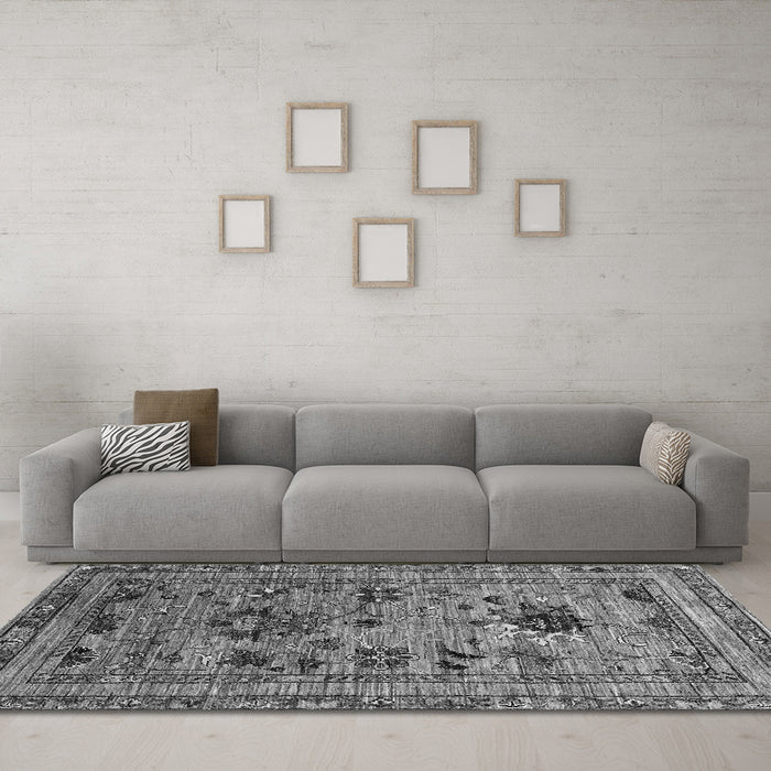 Machine Washable Oriental Gray Industrial Rug in a Living Room,, wshurb2402gry