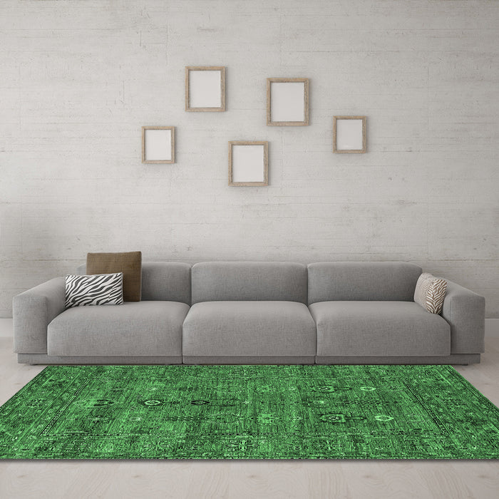 Machine Washable Oriental Emerald Green Industrial Area Rugs in a Living Room,, wshurb2403emgrn