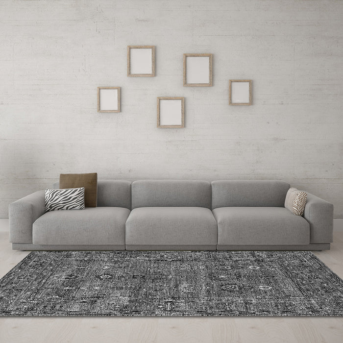 Machine Washable Oriental Gray Industrial Rug in a Living Room,, wshurb2403gry