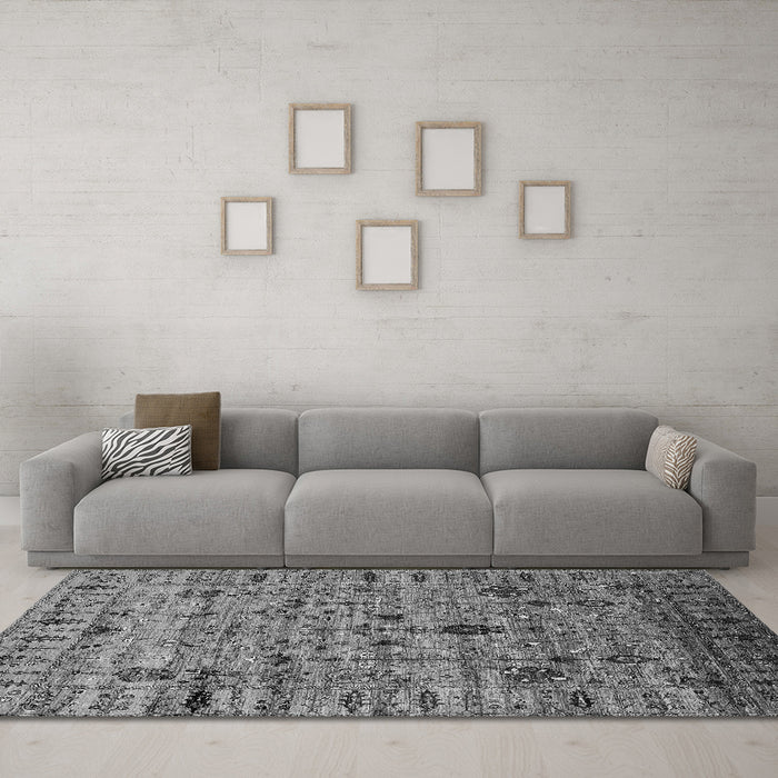 Machine Washable Oriental Gray Industrial Rug in a Living Room,, wshurb2405gry