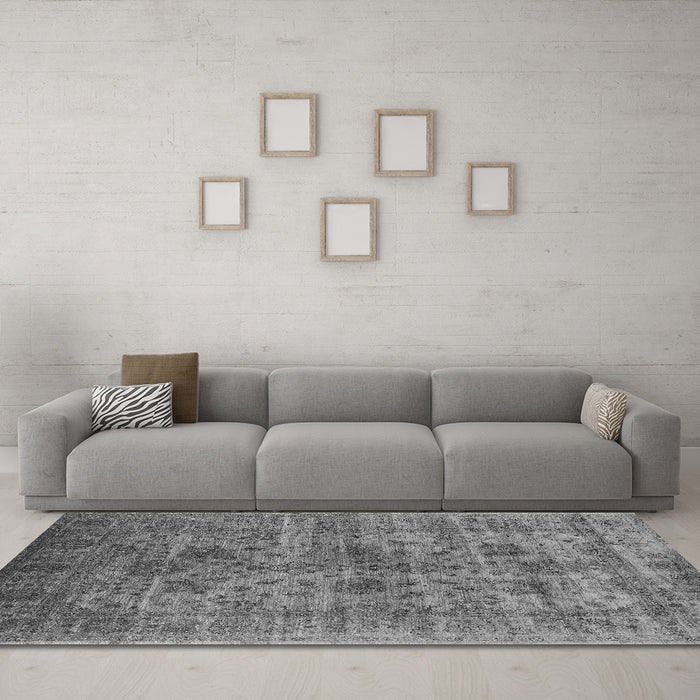 Machine Washable Oriental Gray Industrial Rug in a Living Room,, wshurb2410gry