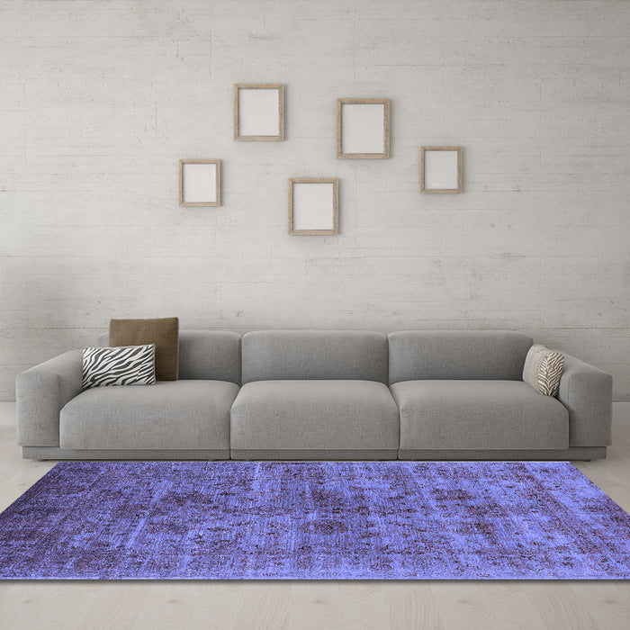 Machine Washable Oriental Blue Industrial Rug in a Living Room, wshurb2410blu