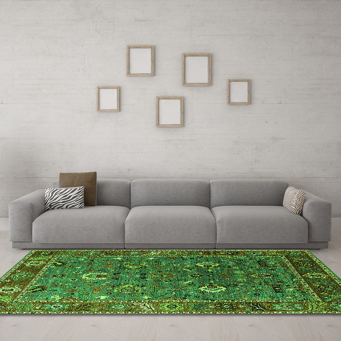 Machine Washable Oriental Green Traditional Area Rugs in a Living Room,, wshurb2415grn