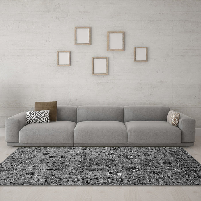 Machine Washable Oriental Gray Industrial Rug in a Living Room,, wshurb2418gry