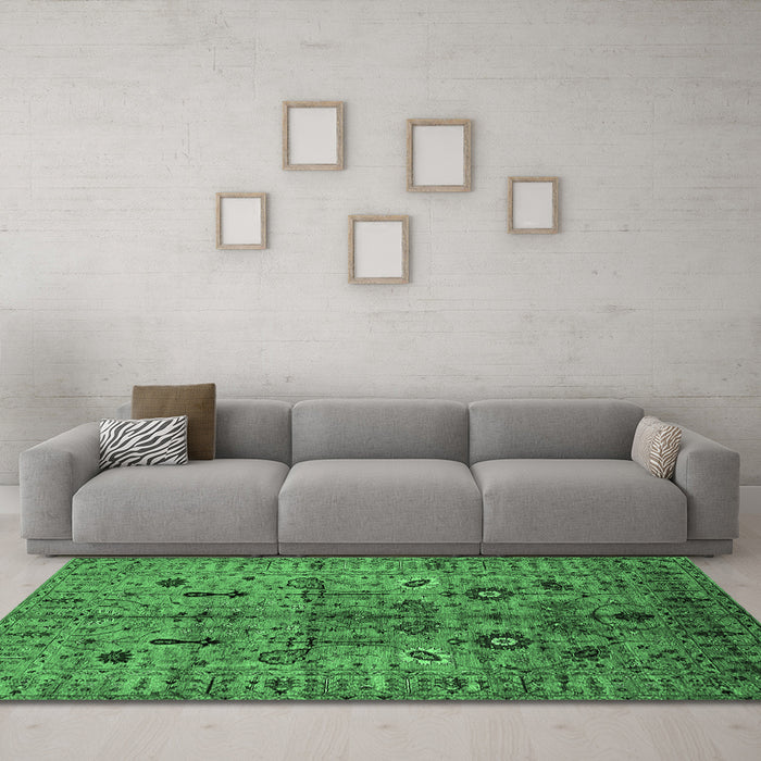 Machine Washable Oriental Emerald Green Industrial Area Rugs in a Living Room,, wshurb2418emgrn