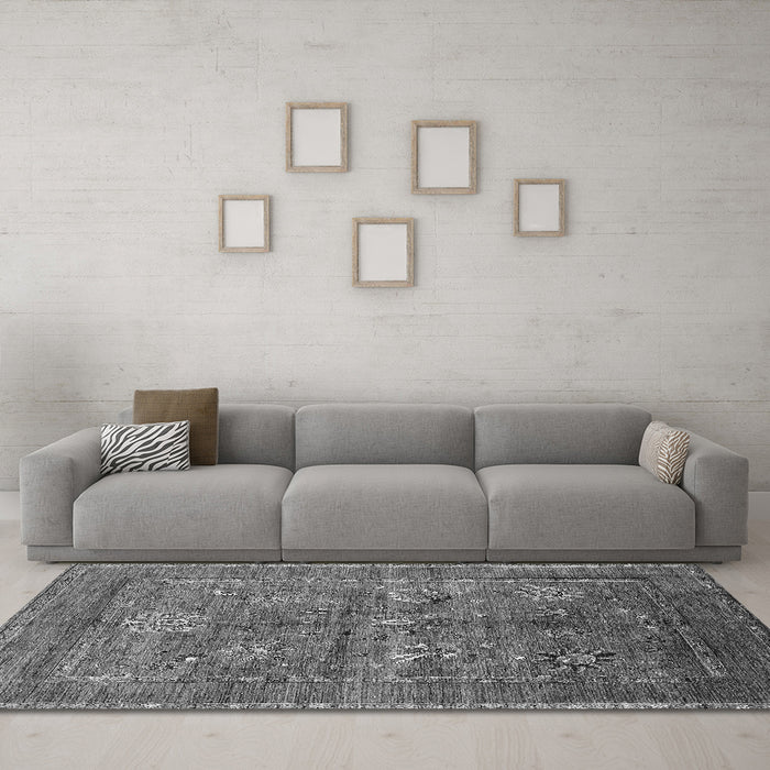 Machine Washable Oriental Gray Industrial Rug in a Living Room,, wshurb2426gry