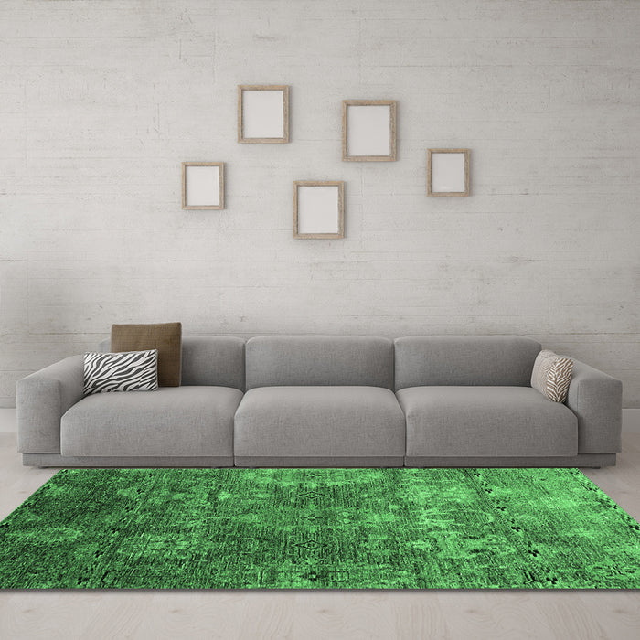 Machine Washable Oriental Emerald Green Industrial Area Rugs in a Living Room,, wshurb2429emgrn