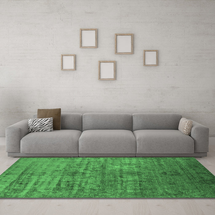 Machine Washable Oriental Emerald Green Traditional Area Rugs in a Living Room,, wshurb2434emgrn