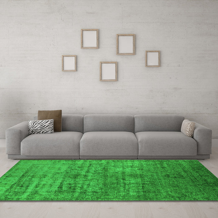 Machine Washable Oriental Green Traditional Area Rugs in a Living Room,, wshurb2434grn