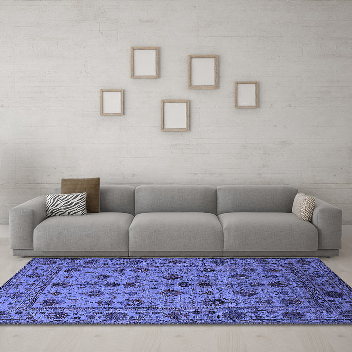 Machine Washable Oriental Blue Industrial Rug in a Living Room, wshurb2436blu