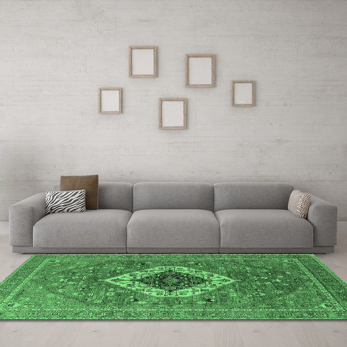 Machine Washable Persian Emerald Green Traditional Area Rugs in a Living Room,, wshurb2438emgrn