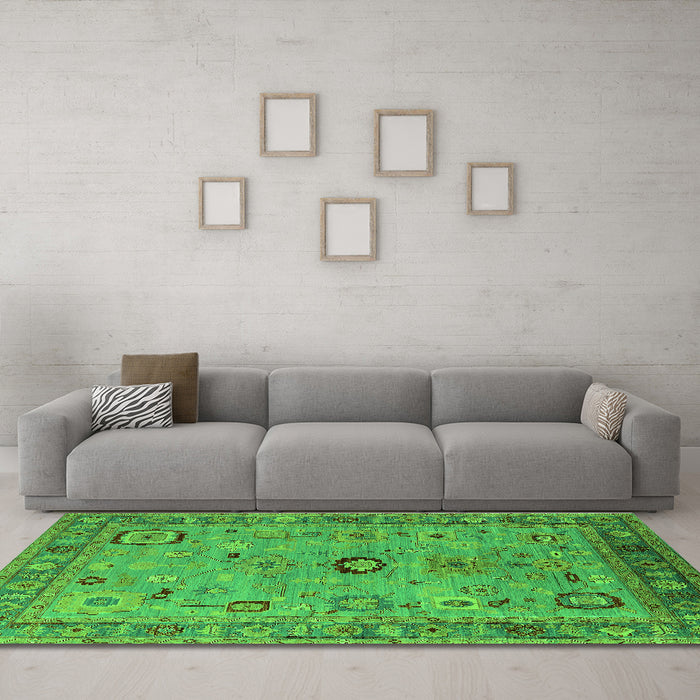 Machine Washable Oriental Green Industrial Area Rugs in a Living Room,, wshurb2439grn