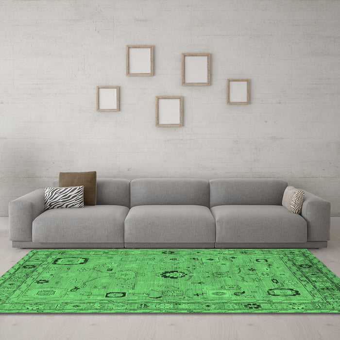 Machine Washable Oriental Emerald Green Traditional Area Rugs in a Living Room,, wshurb2440emgrn