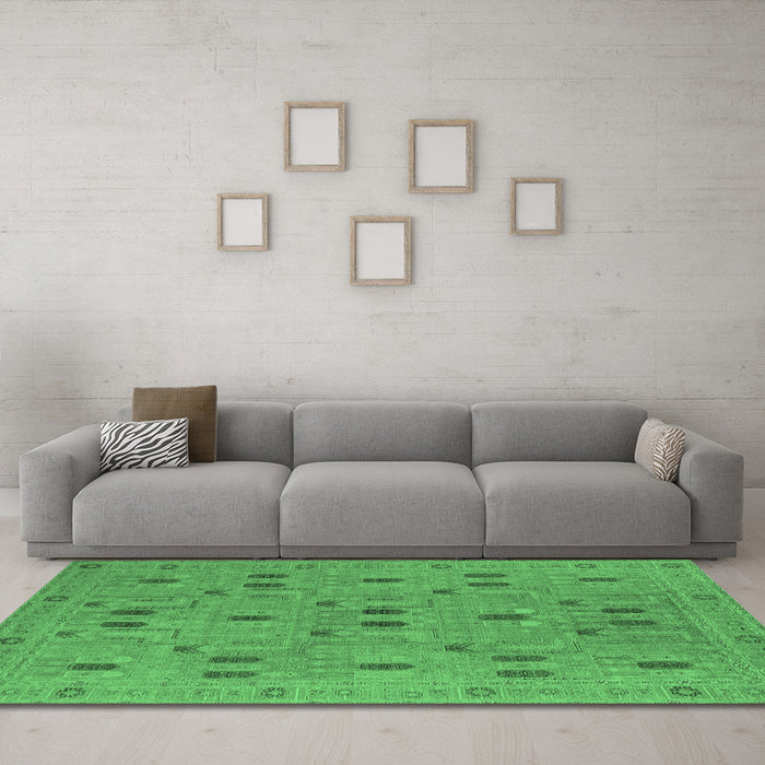 Machine Washable Oriental Emerald Green Industrial Area Rugs in a Living Room,, wshurb2447emgrn
