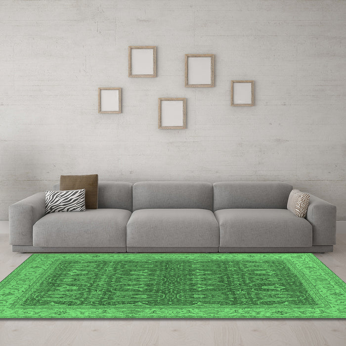 Machine Washable Oriental Emerald Green Industrial Area Rugs in a Living Room,, wshurb2454emgrn