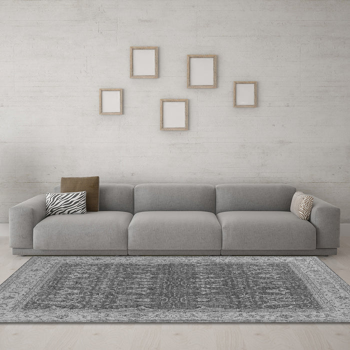 Machine Washable Oriental Gray Industrial Rug in a Living Room,, wshurb2454gry