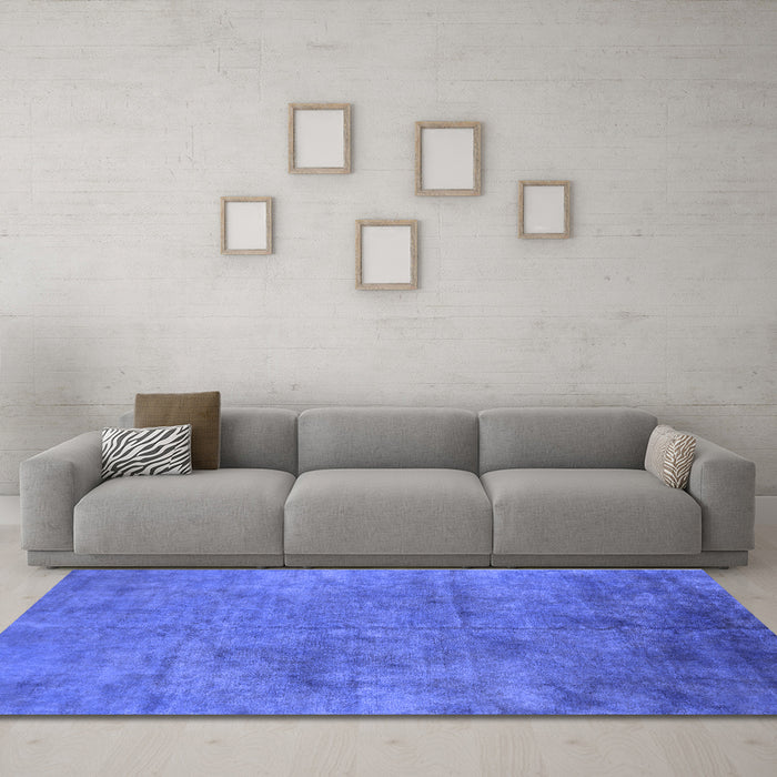 Machine Washable Oriental Blue Industrial Rug in a Living Room, wshurb2456blu