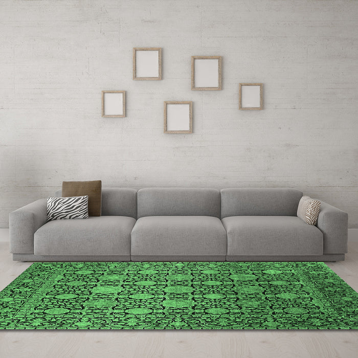 Machine Washable Oriental Emerald Green Industrial Area Rugs in a Living Room,, wshurb2461emgrn