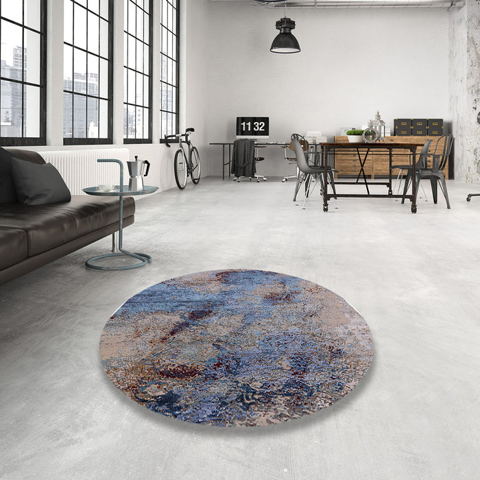 Round Mid-Century Modern Carbon Gray Oriental Rug in a Office, urb2464