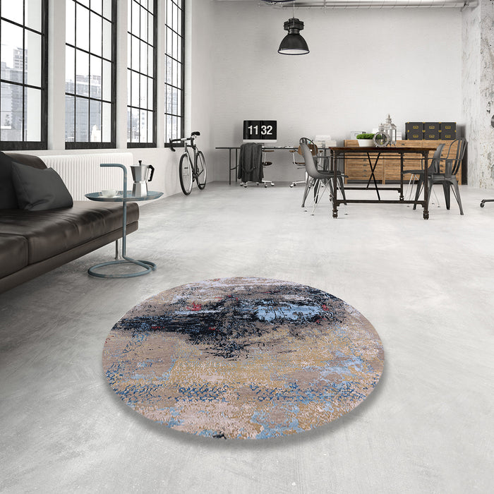 Round Mid-Century Modern Carbon Gray Oriental Rug in a Office, urb2469