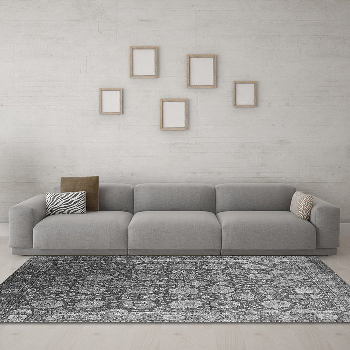 Machine Washable Oriental Gray Industrial Rug in a Living Room,, wshurb2470gry