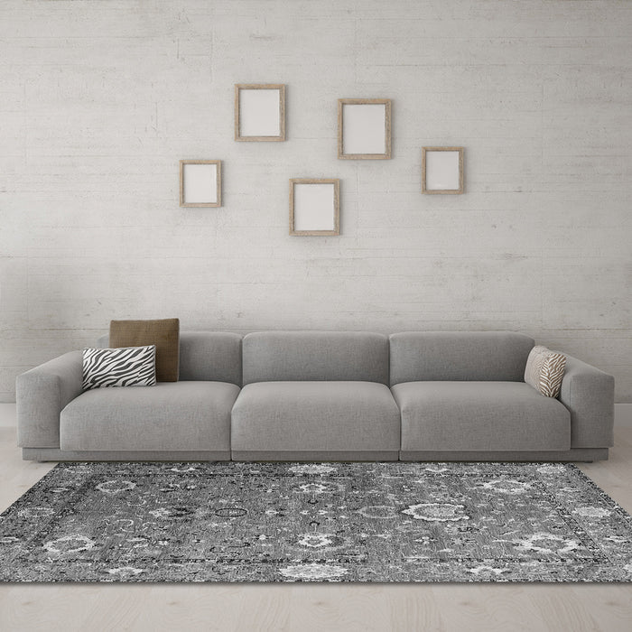 Machine Washable Oriental Gray Industrial Rug in a Living Room,, wshurb2471gry