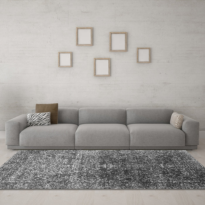 Machine Washable Oriental Gray Industrial Rug in a Living Room,, wshurb2472gry