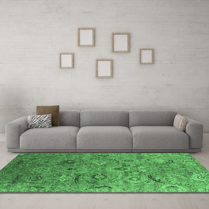 Machine Washable Oriental Emerald Green Industrial Area Rugs in a Living Room,, wshurb2473emgrn