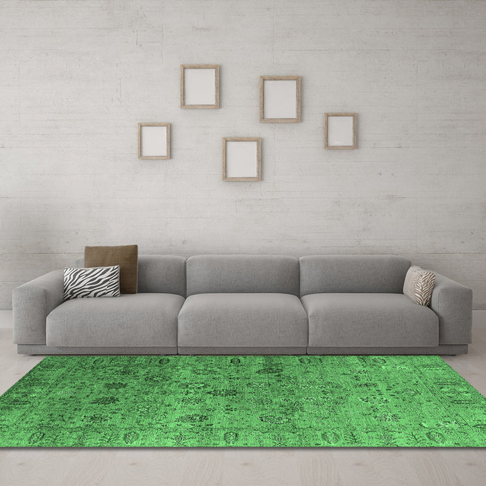 Machine Washable Oriental Emerald Green Industrial Area Rugs in a Living Room,, wshurb2474emgrn