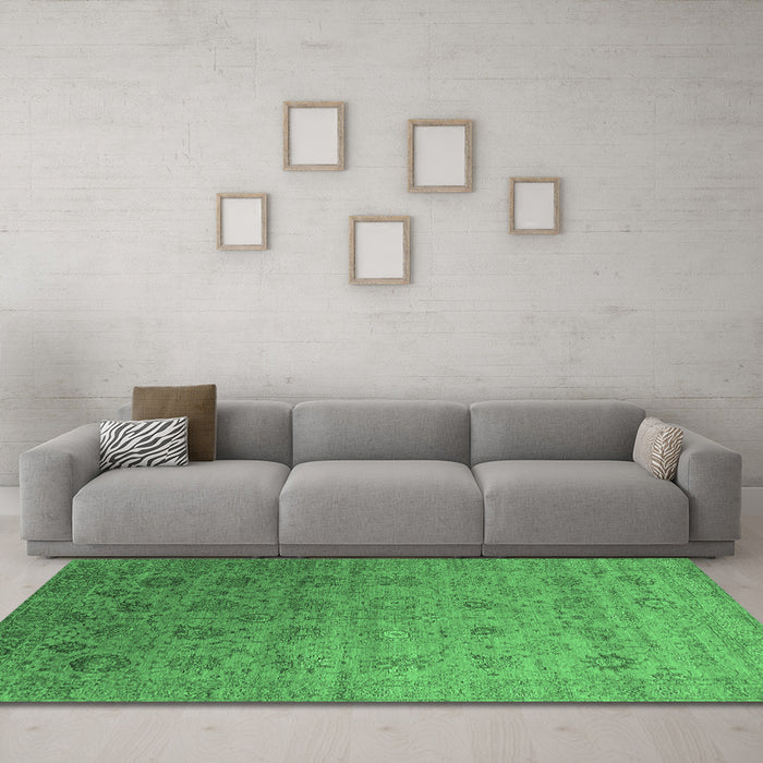 Machine Washable Oriental Emerald Green Industrial Area Rugs in a Living Room,, wshurb2475emgrn