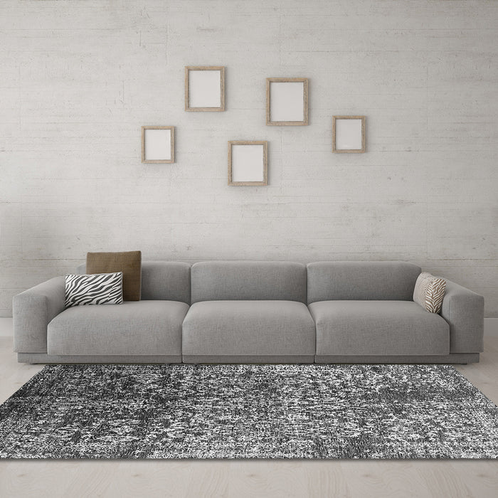 Machine Washable Oriental Gray Industrial Rug in a Living Room,, wshurb2477gry
