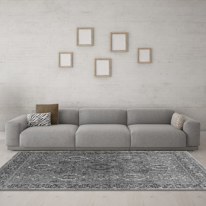 Machine Washable Oriental Gray Industrial Rug in a Living Room,, wshurb2479gry