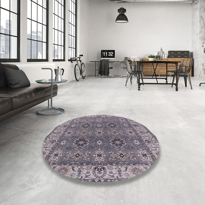 Round Mid-Century Modern Carbon Gray Oriental Rug in a Office, urb2483