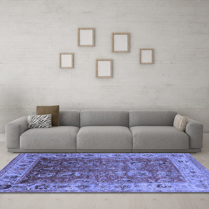Machine Washable Oriental Blue Traditional Rug in a Living Room, wshurb2497blu