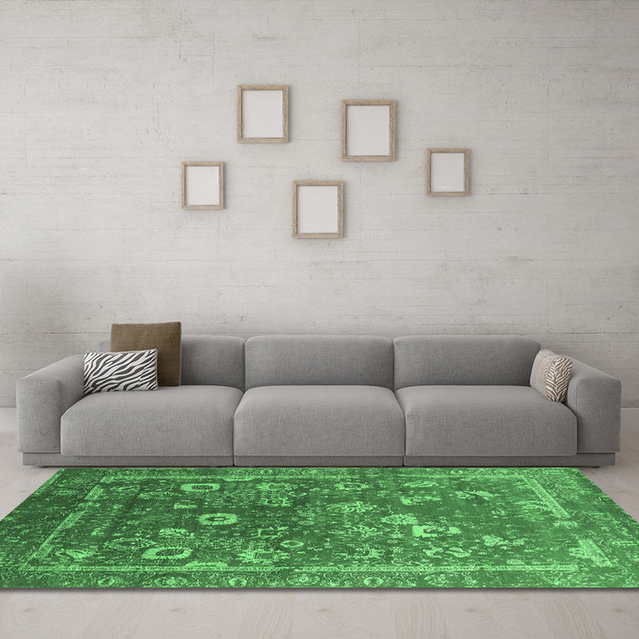 Machine Washable Oriental Emerald Green Industrial Area Rugs in a Living Room,, wshurb2498emgrn