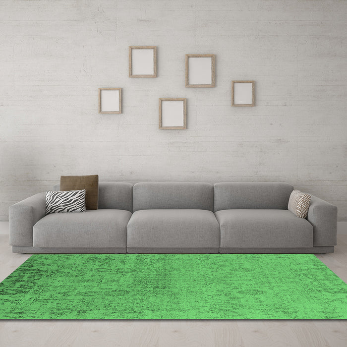 Machine Washable Oriental Emerald Green Industrial Area Rugs in a Living Room,, wshurb2507emgrn