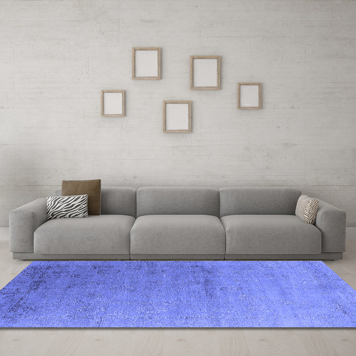 Machine Washable Oriental Blue Industrial Rug in a Living Room, wshurb2508blu