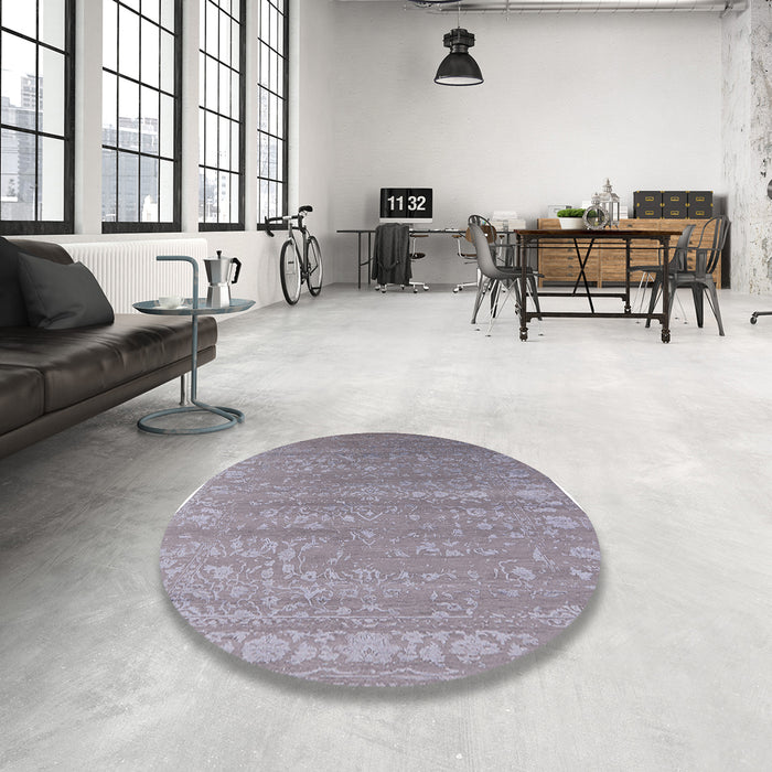 Round Mid-Century Modern Dark Gray Oriental Rug in a Office, urb2510