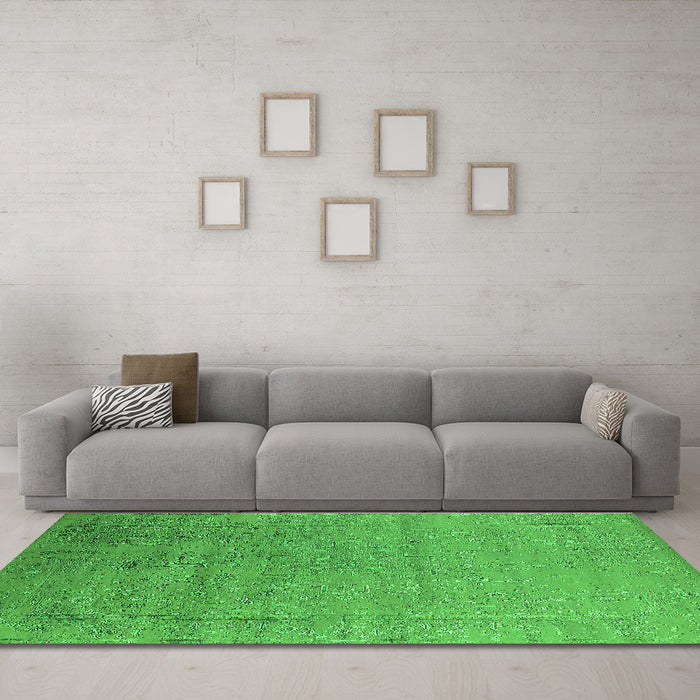 Machine Washable Oriental Green Industrial Area Rugs in a Living Room,, wshurb2511grn
