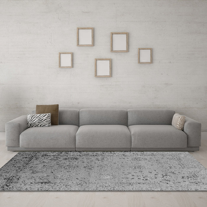 Machine Washable Oriental Gray Industrial Rug in a Living Room,, wshurb2512gry