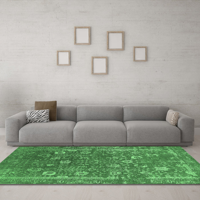 Machine Washable Oriental Emerald Green Industrial Area Rugs in a Living Room,, wshurb2519emgrn